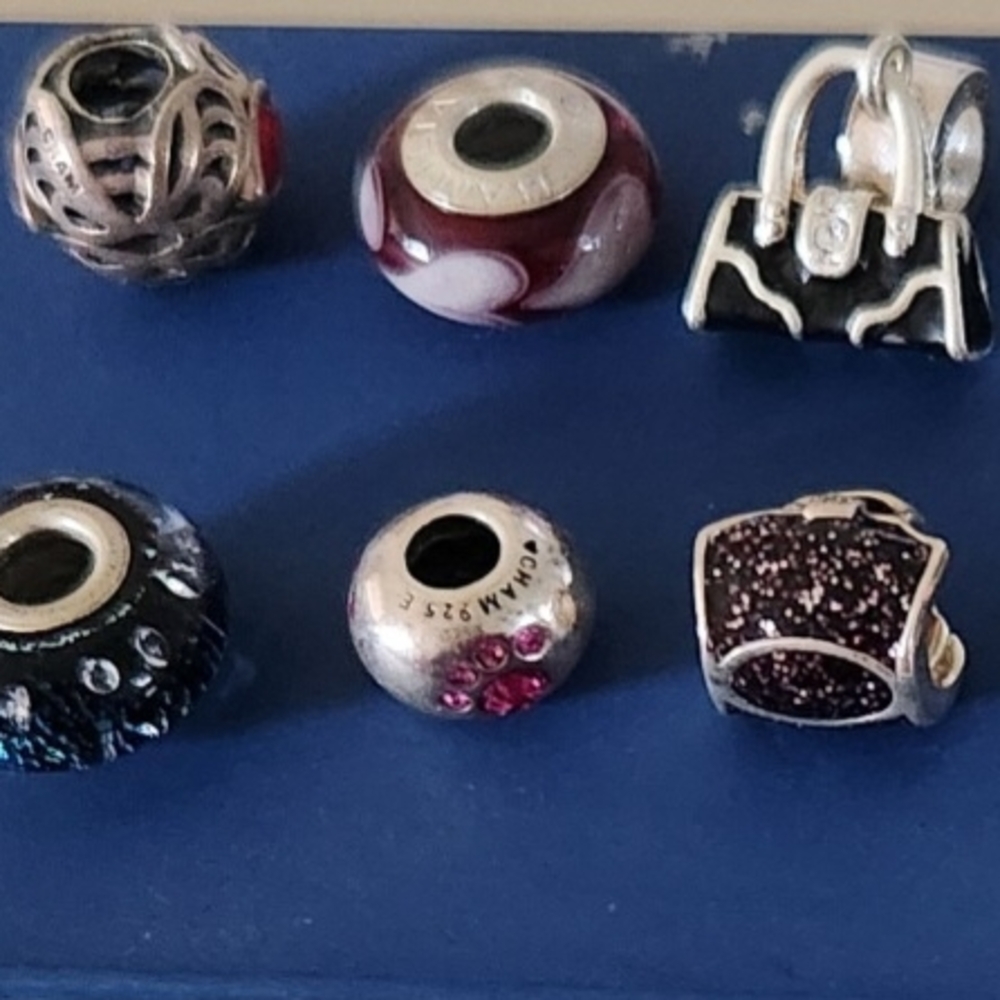 VINTAGE. 10 Pc. Chamilia Charm Collection - Picture 2 of 2